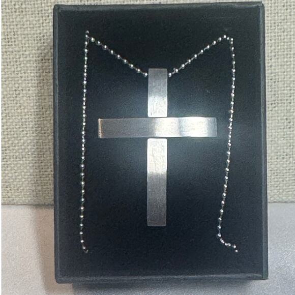 Avon sterling cross men's necklace, NIB Easter - Picture 2 of 3